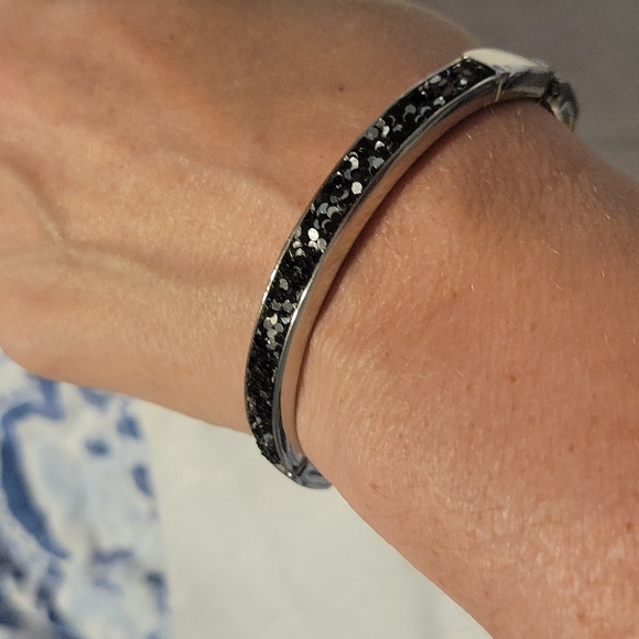 Express Jewelry - Bangle bracelet
